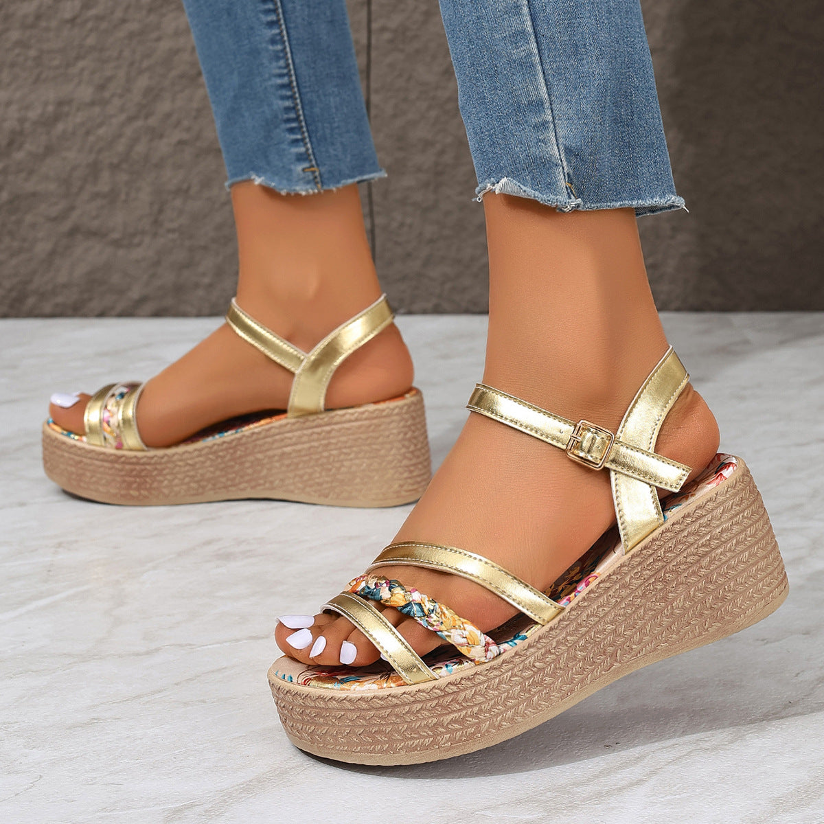 Graceful Orthopedic Sandals for Modern Look